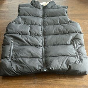 Boys puffer vest NWOT